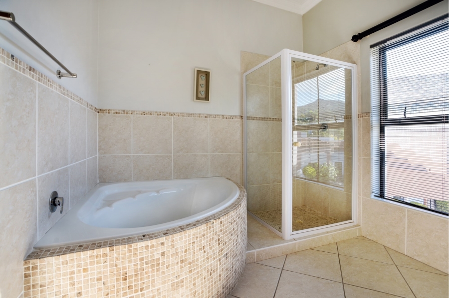 13 Bedroom Property for Sale in Plattekloof 3 Western Cape